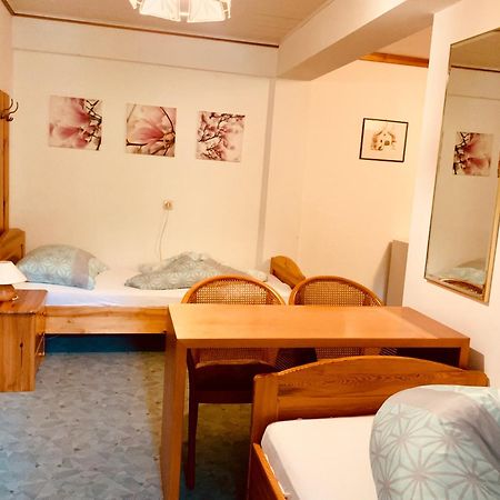 Motel Brunner Apartments & Zimmer Bad Eisenkappel Quarto foto