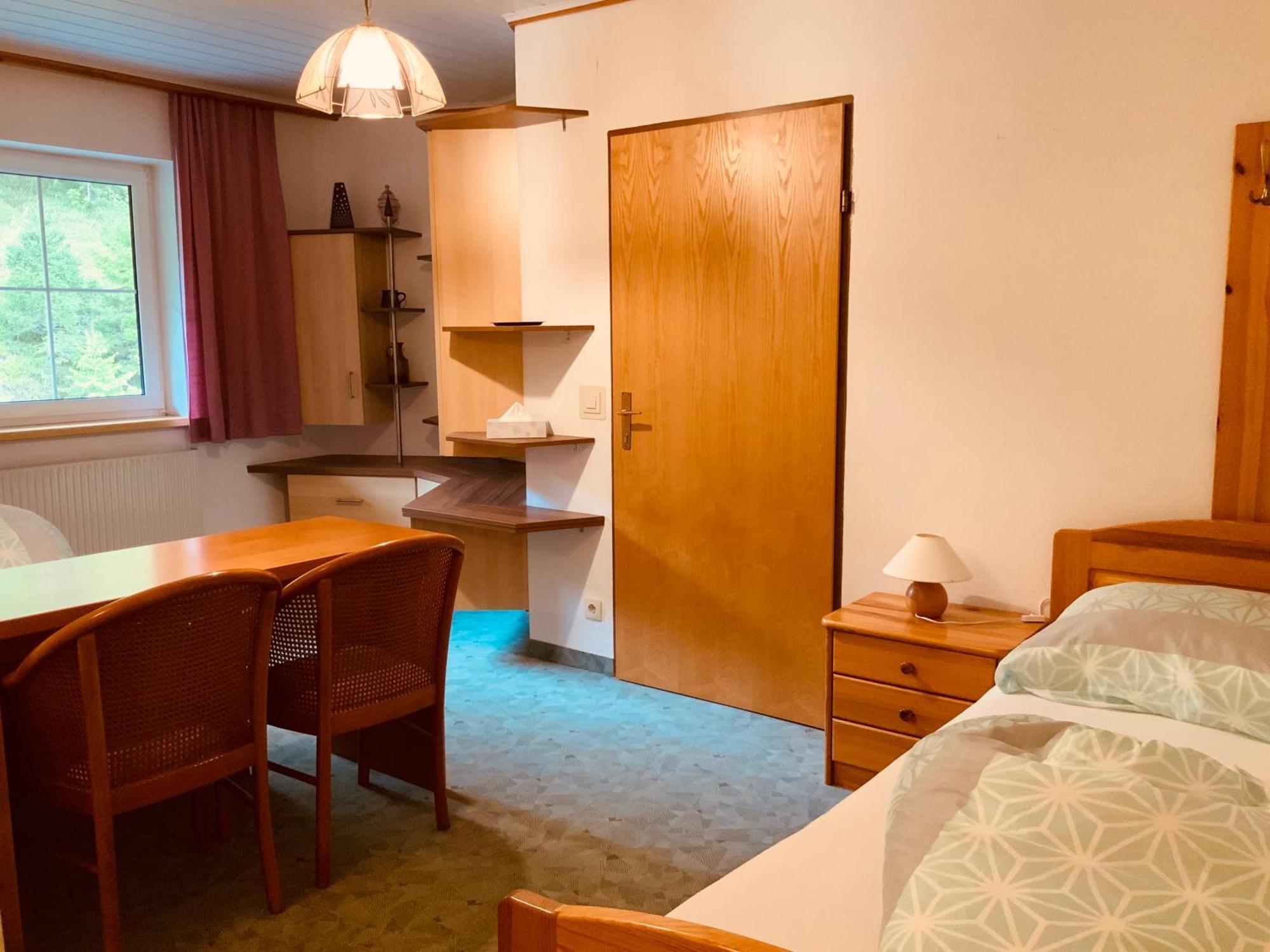 Motel Brunner Apartments & Zimmer Bad Eisenkappel Quarto foto